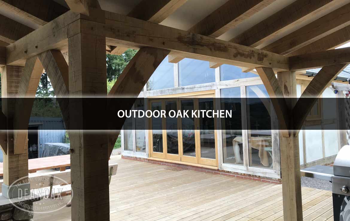 Carousel - Outdoor Oak Kitchen